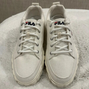 NWOT- Fila ‘Sandblast’ Canvas Platform Sneaker Women’s Size 10